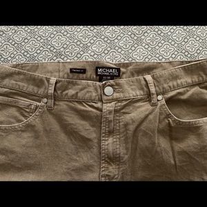 Mens Michael Kors Corduroy jeans size 32/30 •